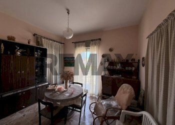 Sala da pranzo - Villa Via Taro
 
12, Priolo Gargallo - photo 9
