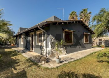 Casa all\'aperto - Villa Via per Canicattini
 
29, Siracusa - photo 1