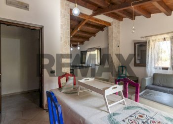 Sala da pranzo - Villa Via per Canicattini
 
29, Siracusa - photo 12