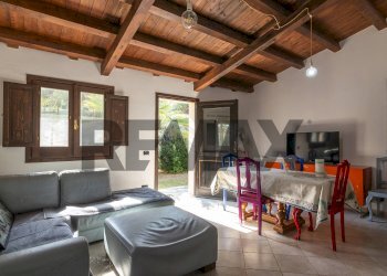 Sala da pranzo - Villa Via per Canicattini
 
29, Siracusa - photo 14