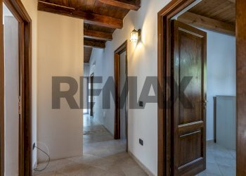Hall / corridoio - Villa Via per Canicattini
 
29, Siracusa - photo 22