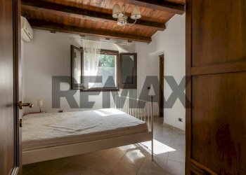 Camera / camera da letto - Villa Via per Canicattini
 
29, Siracusa - photo 26