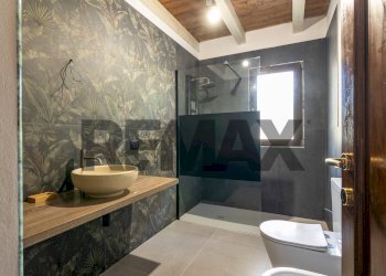 Bagno - Villa Via per Canicattini
 
29, Siracusa - photo 33