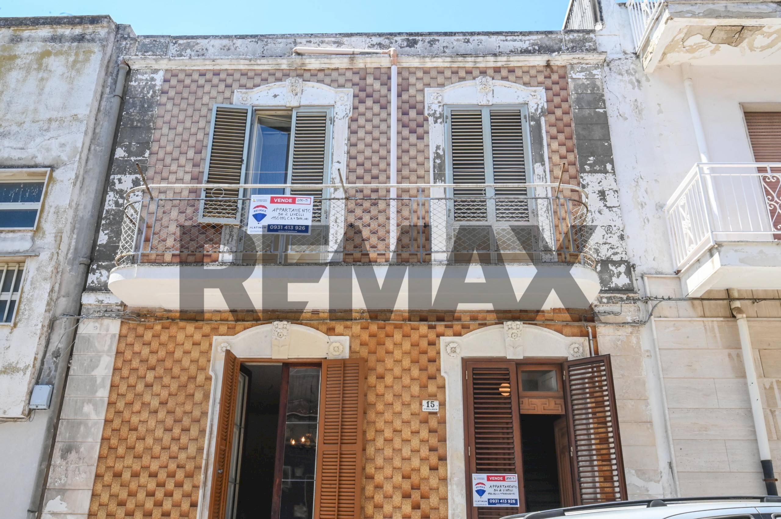 Edificio all\'aperto - Four-room apartment Via Martiri delle Ardeatine
 
15, Solarino - photo 1
