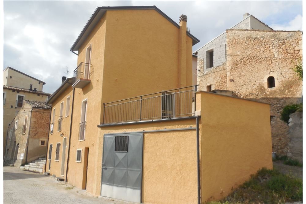 Casa all\'aperto - Casa indipendente Via Circonvallazione Sud
 
snc, San Pio delle Camere - foto 1