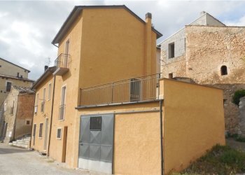 Casa all\'aperto - Casa indipendente Via Circonvallazione Sud
snc, San Pio delle Camere - foto 1