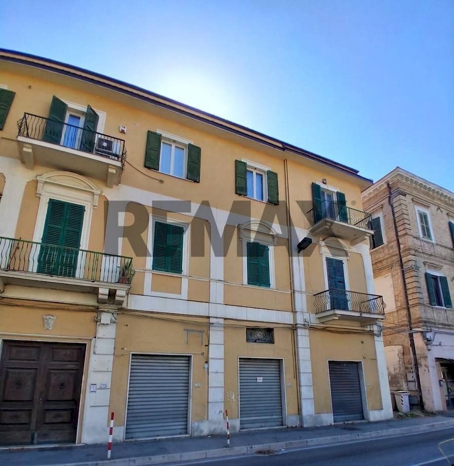 Edificio all\'aperto - Negozio ADRIATICA
 
274, Francavilla al Mare - foto 1