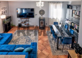 Sala da pranzo - Villa Strada Vicinale della Carlina
 
17A, Novara - photo 10