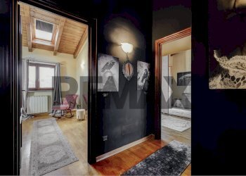 Hall / corridoio - Villa Strada Vicinale della Carlina
 
17A, Novara - photo 18