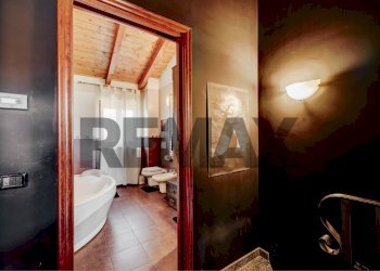 Bagno - Villa Strada Vicinale della Carlina
 
17A, Novara - photo 20
