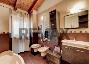 Bagno - Villa Strada Vicinale della Carlina
 
17A, Novara - photo 26
