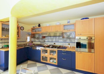 Cucina - Casa indipendente Corso Lorenzo Fazzini
 
11, Vieste - foto 9