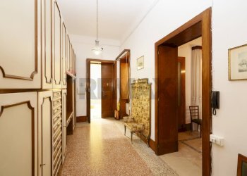 Hall / corridoio - Casa indipendente Corso Lorenzo Fazzini
 
11, Vieste - foto 22