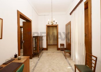 Hall / corridoio - Casa indipendente Corso Lorenzo Fazzini
 
11, Vieste - foto 23