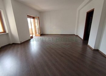 Foto 1 - Three-room apartment Via Antonello da Caserta, Caserta - photo 1