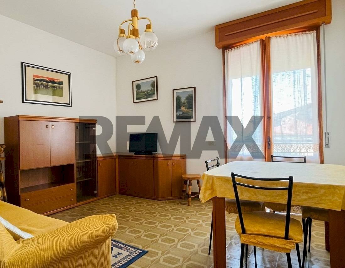 Sala da pranzo - Bilocale via borgo forte
 
6, Villa Minozzo - foto 1
