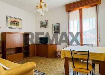 Sala da pranzo - Bilocale via borgo forte
 
6, Villa Minozzo - foto 1