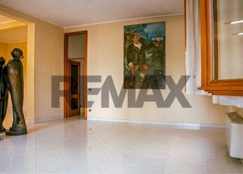 Stanza vuota - Commercial Premises VIA BACCHIAVINI
9, Guastalla - photo 1