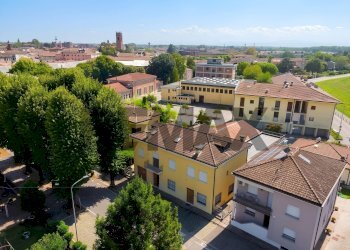 Edificio all\'aperto - Bilocale via Bacchiavini
 
9/1, Guastalla - foto 1