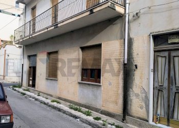 Edificio all\'aperto - Independent house Via Emmolo
 
17, Rosolini - photo 2