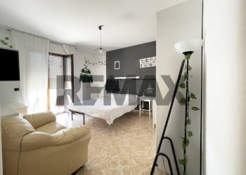 Camera / camera da letto - Casa indipendente Via Lombardia
snc, Carovigno - foto 21