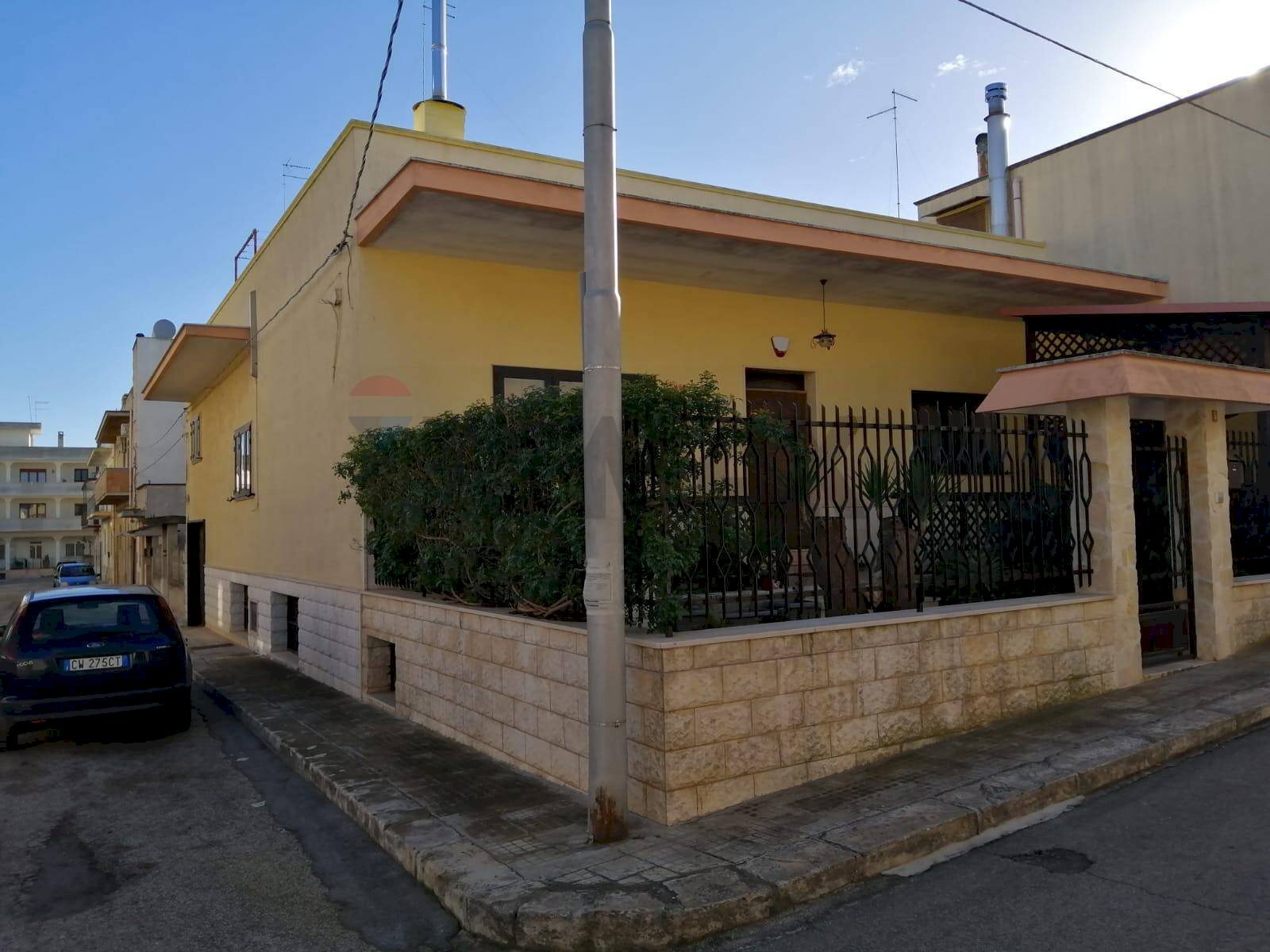 Casa all\'aperto - Casa indipendente Via Federico Confalonieri
8, Carovigno - foto 2
