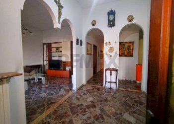 Hall / corridoio - Casa indipendente Via Federico Confalonieri
8, Carovigno - foto 6