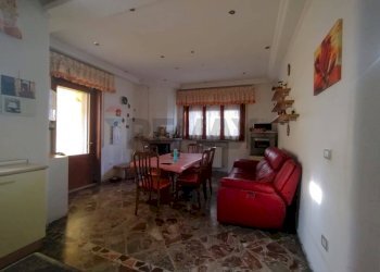 Sala da pranzo - Casa indipendente Via Federico Confalonieri
8, Carovigno - foto 9
