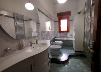 Bagno - Casa indipendente Via Federico Confalonieri
8, Carovigno - foto 21