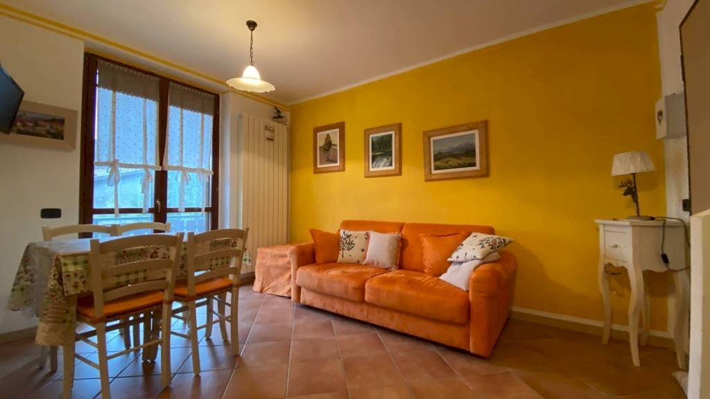 Salone - Two-room apartment via Fondo, Aviatico - photo 1