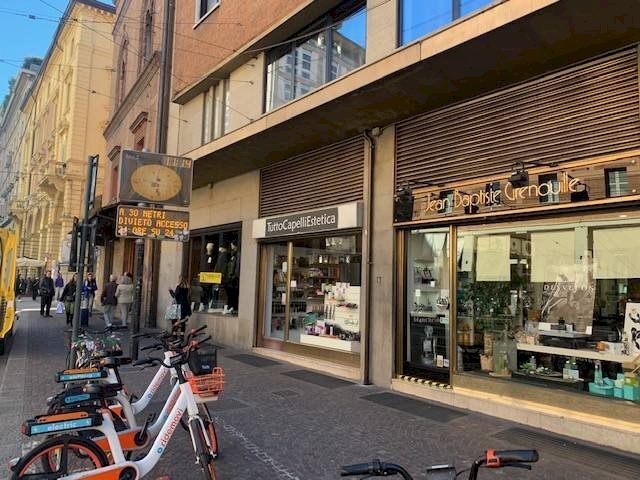 Zona - Negozio via Ugo Bassi, 15, Bologna (zona Centro Storico) - foto 1