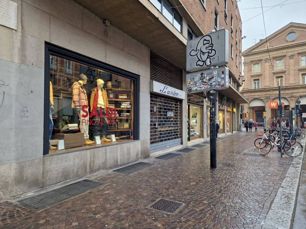 Zona - Negozio via Ugo Bassi, 15, Bologna (zona Centro Storico) - foto 2