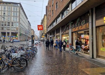 Zona - Negozio via Ugo Bassi, 15, Bologna (zona Centro Storico) - foto 7