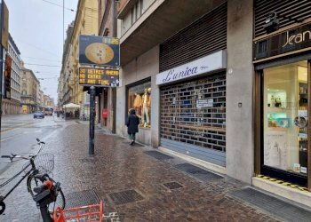 Zona - Negozio via Ugo Bassi, 15, Bologna (zona Centro Storico) - foto 11
