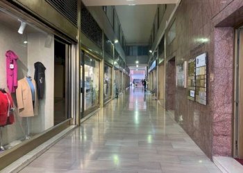 Interno palazzo - Negozio via Ugo Bassi, 15, Bologna (zona Centro Storico) - foto 29