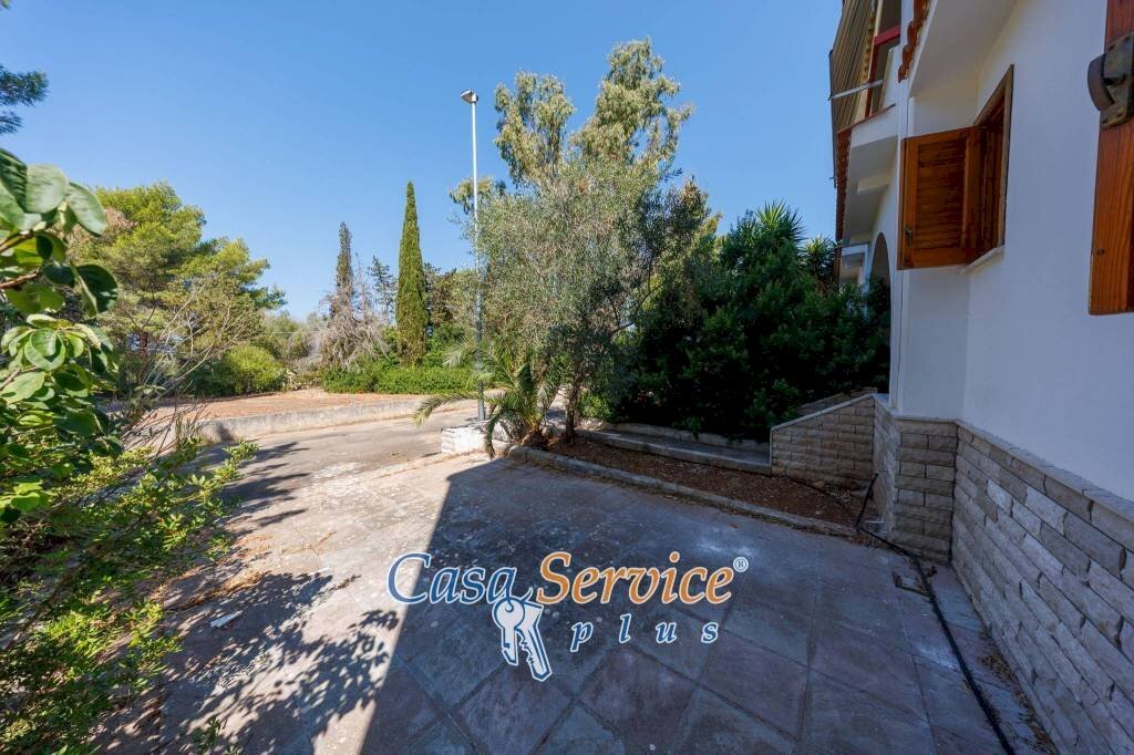 Giardino - Four-room apartment via Riccione, Taviano - photo 2