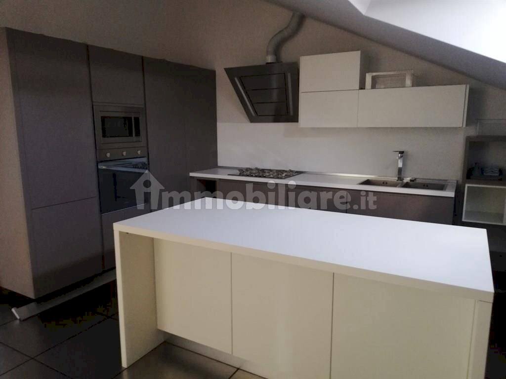 Cucina - Appartamento via Giulio Uberti, Milano - foto 3
