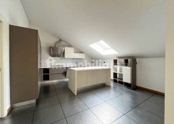 Stanza arredata - Appartamento via Giulio Uberti, Milano - foto 10