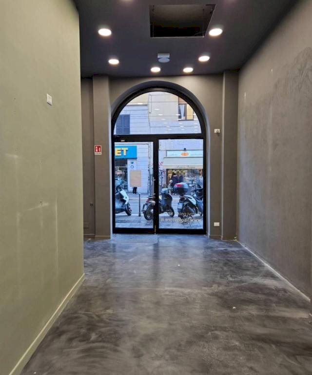 Interno non residenziale - Negozio corso San Gottardo, Milano - foto 1