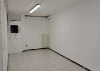 Interno non residenziale - Negozio corso San Gottardo, Milano - foto 10