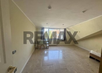 Stanza vuota - Terreno non edificabile via degli eroi
 
48, Cassino - foto 8