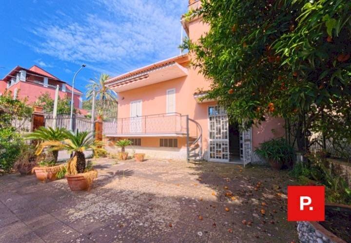 Foto 3 - Villa Via Grassi
 
1, Caserta - foto 3