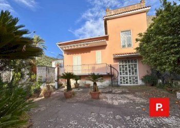 Foto 1 - Villa Via Grassi
 
1, Caserta - foto 1