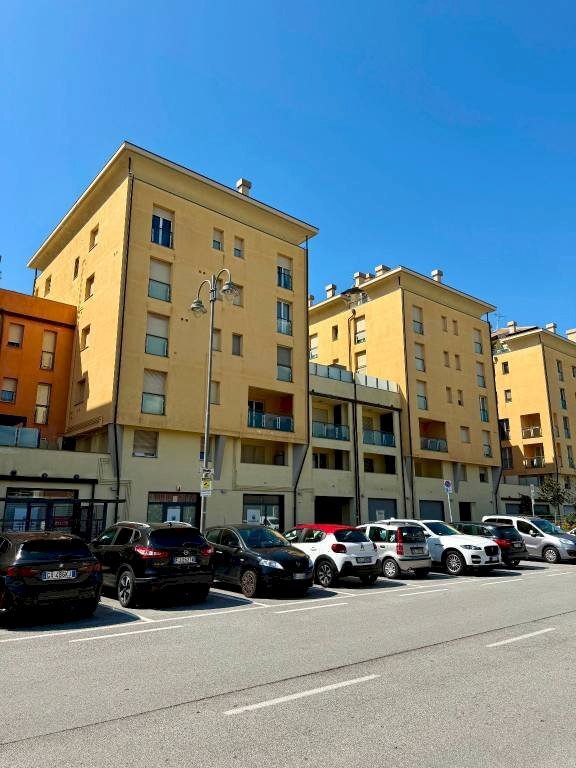 Facciata - Appartamento via Luigi Cibrario, 33, Genova (zona Sestri Ponente) - foto 1