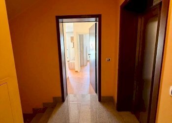 Interno palazzo - Two-room apartment via Luigi Cibrario, 33, Genova (neighborhood Sestri Ponente) - photo 3