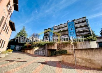 Cortile interno - Appartamento via Leopoldo Gasparotto, 57, Varese - foto 23