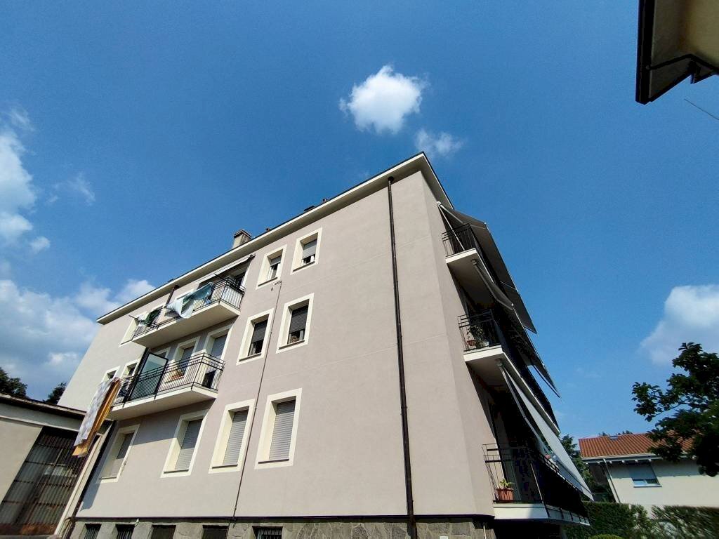 Facciata - Quadrilocale via Piemonte, 3, Varese (zona Masnago) - foto 3