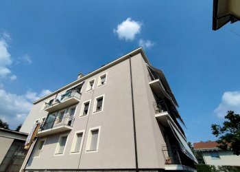 Facciata - Four-room apartment via Piemonte, 3, Varese (neighborhood Masnago) - photo 3