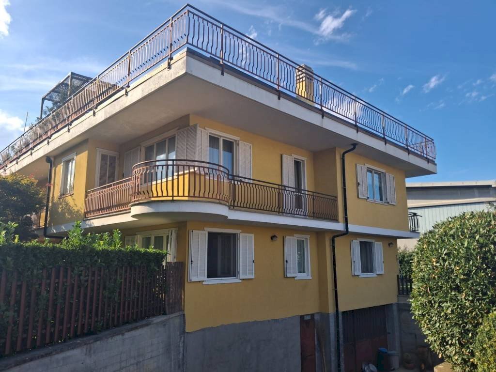 Facciata - Four-room apartment via Vecchia di Cuneo, 59, Borgo San Dalmazzo - photo 3