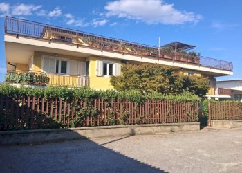 Facciata - Four-room apartment via Vecchia di Cuneo, 59, Borgo San Dalmazzo - photo 1